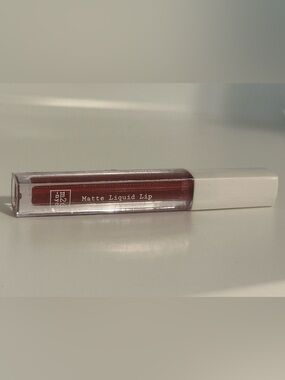 Matte Liquid Lipstick - Queens